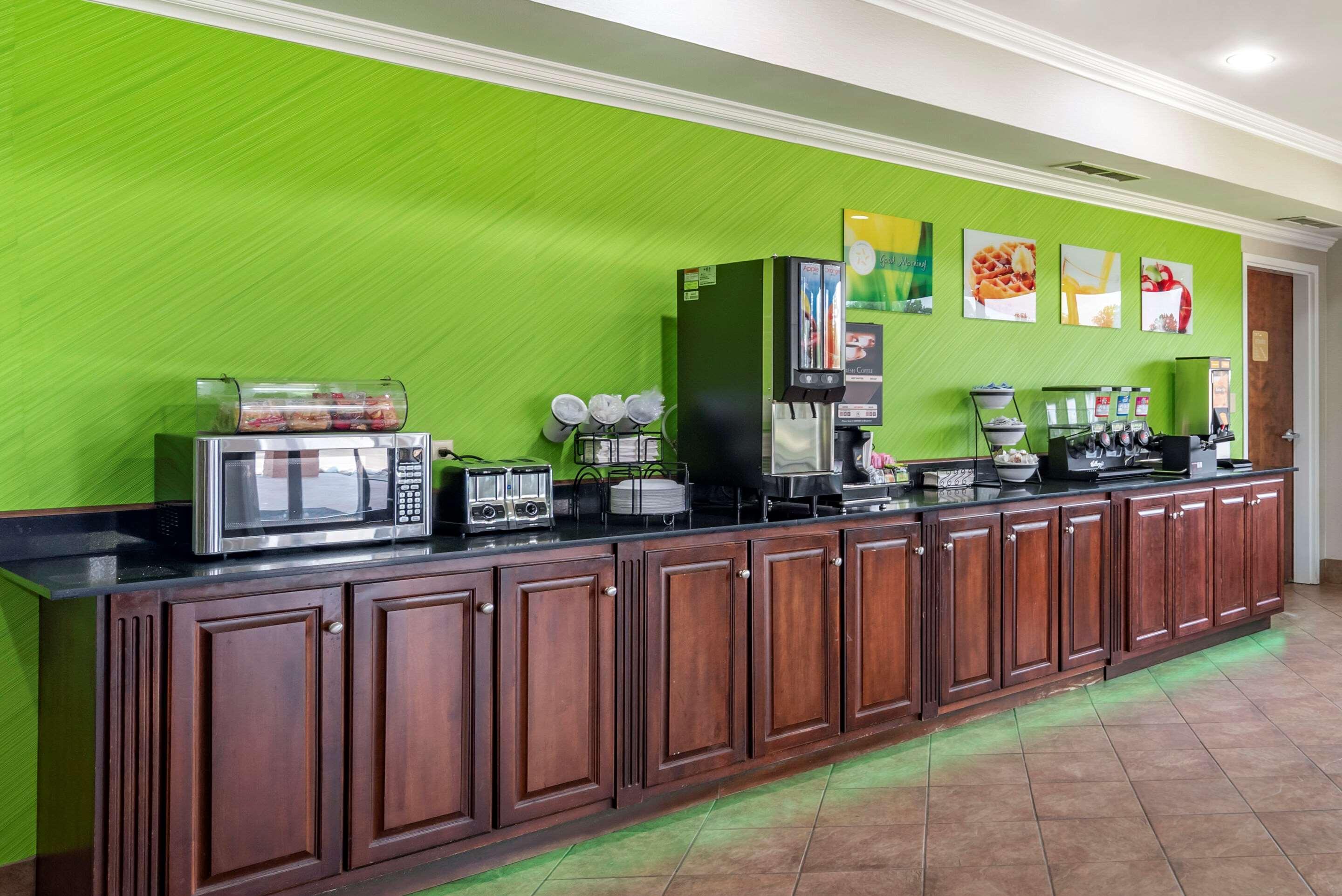 Quality Inn & Suites Demopolis Extérieur photo