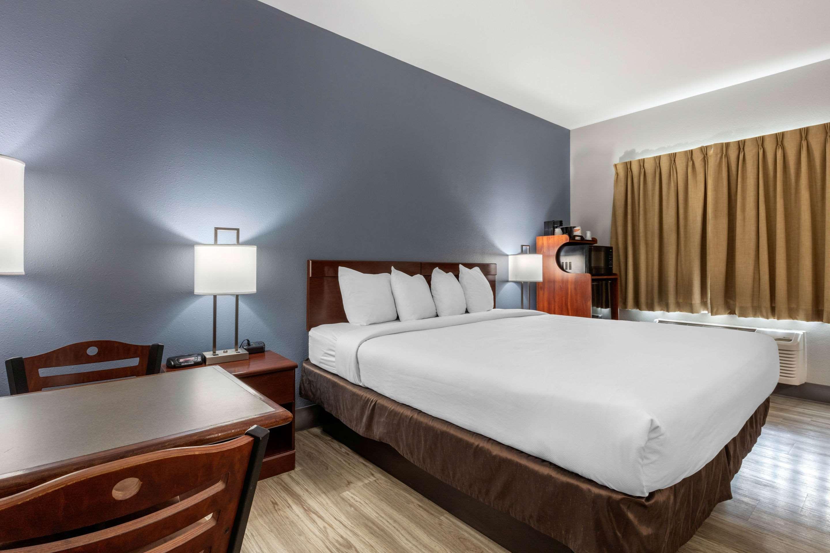 Quality Inn & Suites Demopolis Extérieur photo