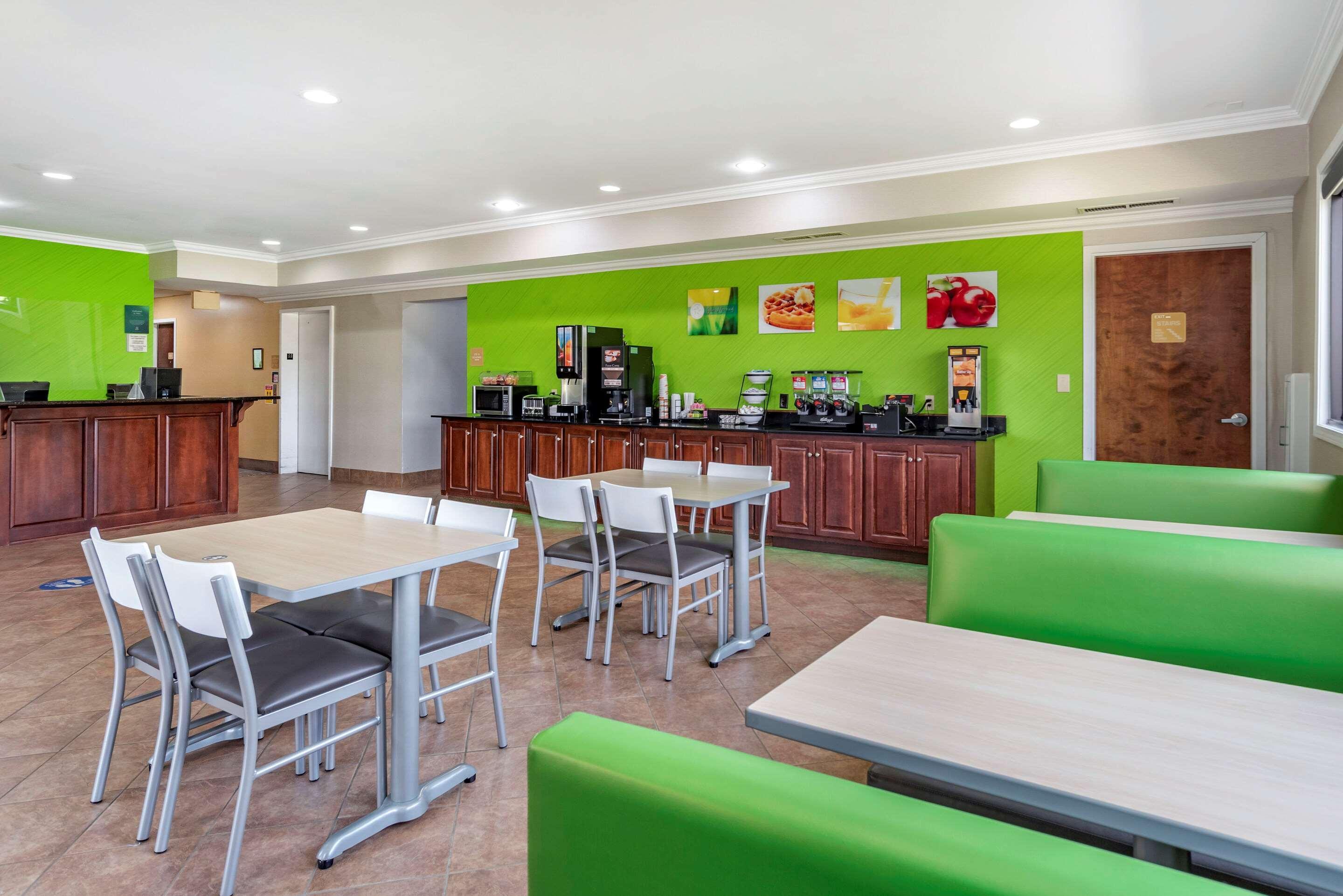 Quality Inn & Suites Demopolis Extérieur photo